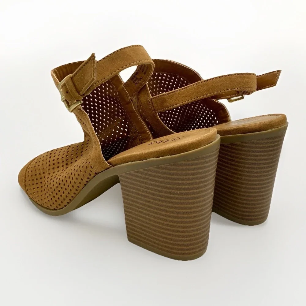 ANA Madelyn Wide Block Heel Sandals Cognac Vegan‎ Suede Womans 9.5 Peep Toe